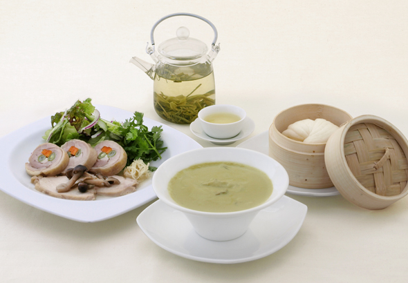 酔鶏凍頂烏龍茶と胡麻の擂茶スープ　イメージ
